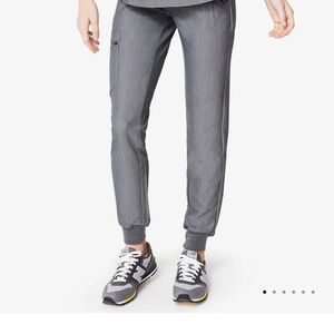 FIGS graphite set, small. Joggers